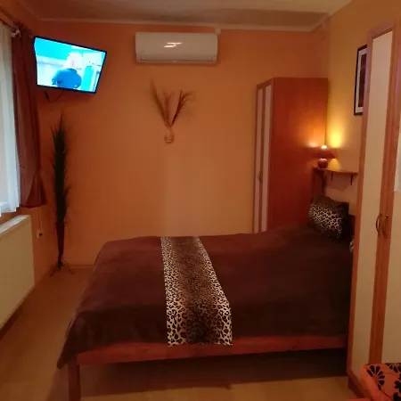 Daire Castello Vendeg Es Apartmanhaz *