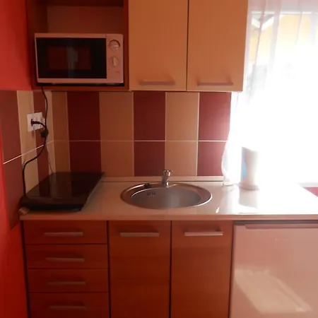 Daire Castello Vendeg Es Apartmanhaz *