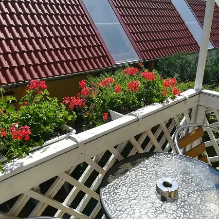 Castello Vendeg Es Apartmanhaz Eğri
