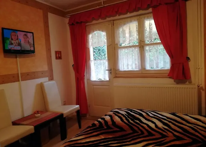 Castello Vendeg Es Apartmanhaz * Eger