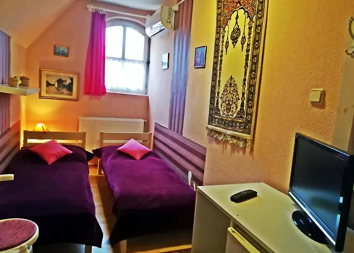 Castello Vendeg Es Apartmanhaz Eger