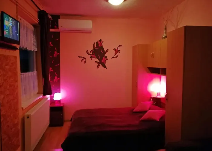 Castello Vendeg Es Apartmanhaz Apartament Eger