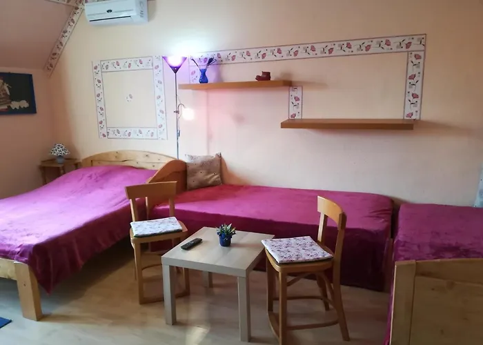 Apartament Castello Vendeg Es Apartmanhaz Eger