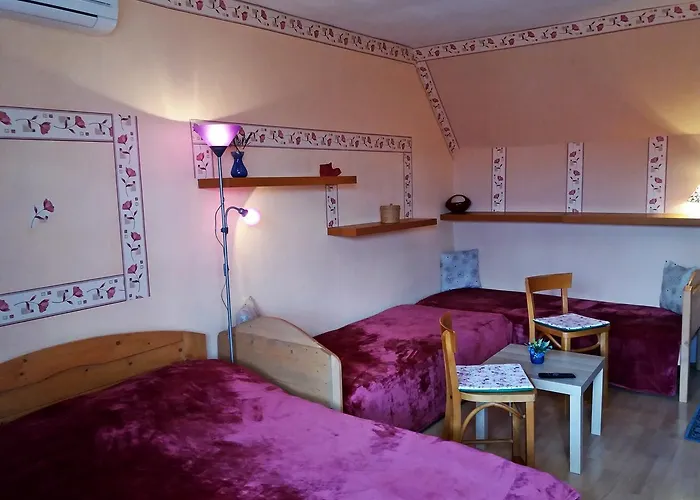 Apartament Castello Vendeg Es Apartmanhaz Eger