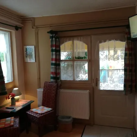 Castello Vendeg Es Apartmanhaz Апартаменты *