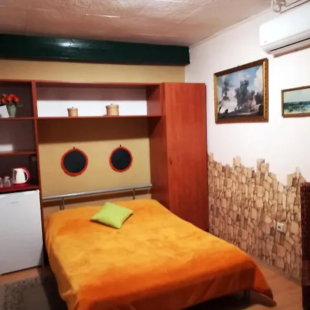 Διαμέρισμα Castello Vendeg Es Apartmanhaz *