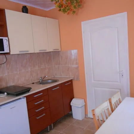 Apartment Castello Vendeg Es Apartmanhaz *