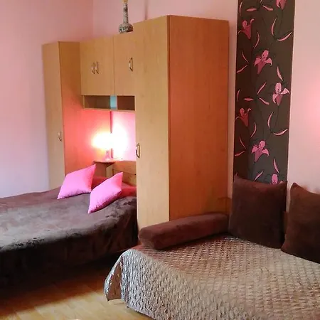 Castello Vendeg Es Apartmanhaz Apartment *