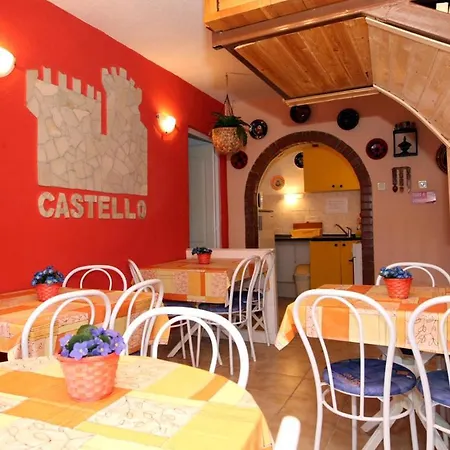 Castello Vendeg Es Apartmanhaz