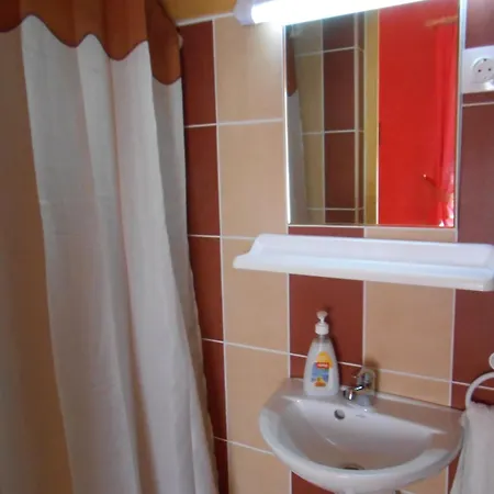 Castello Vendeg Es Apartmanhaz *