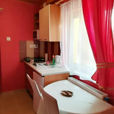Castello Vendeg Es Apartmanhaz Eger