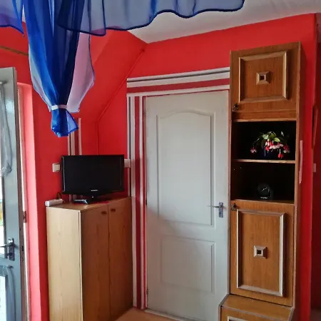 Castello Vendeg Es Apartmanhaz * Έγκερ