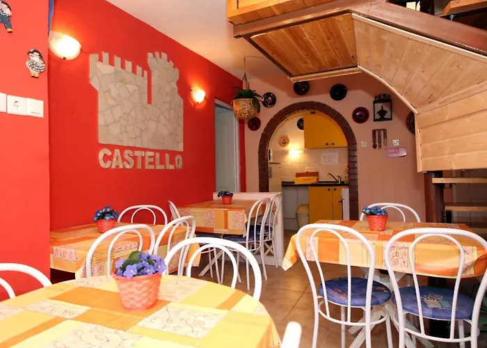 Castello Vendeg Es Apartmanhaz