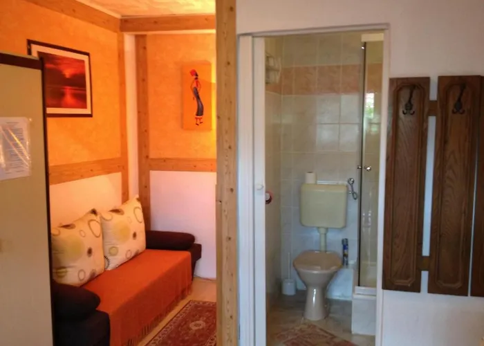 Castello Vendeg Es Apartmanhaz * Eger